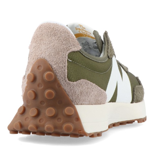 Sapatilha New Balance 327-cwb