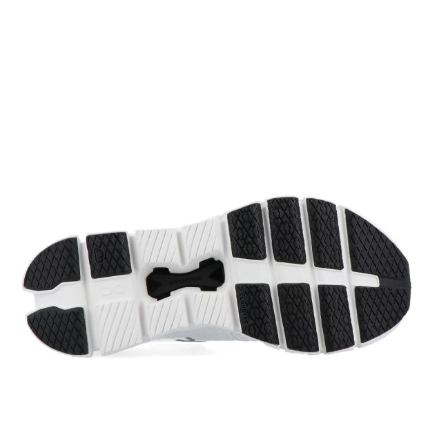 On Cloud X 4 - Ivory / Black W