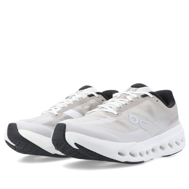 On Cloudsurfer Next fog/Ivory