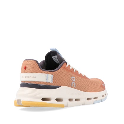 On Cloudnova Form 2 - Sandstone / Pebble