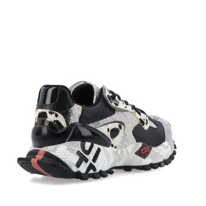 Ex 134-10 Black/white