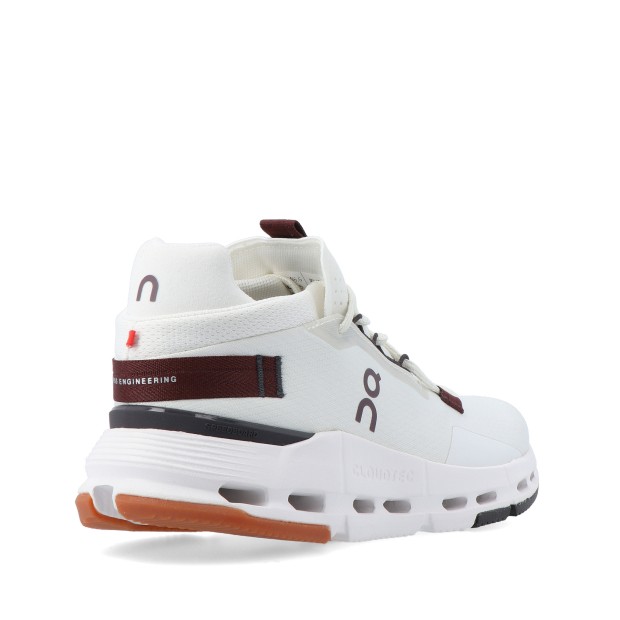 On Cloudnova 2 - Ice / Mulberry