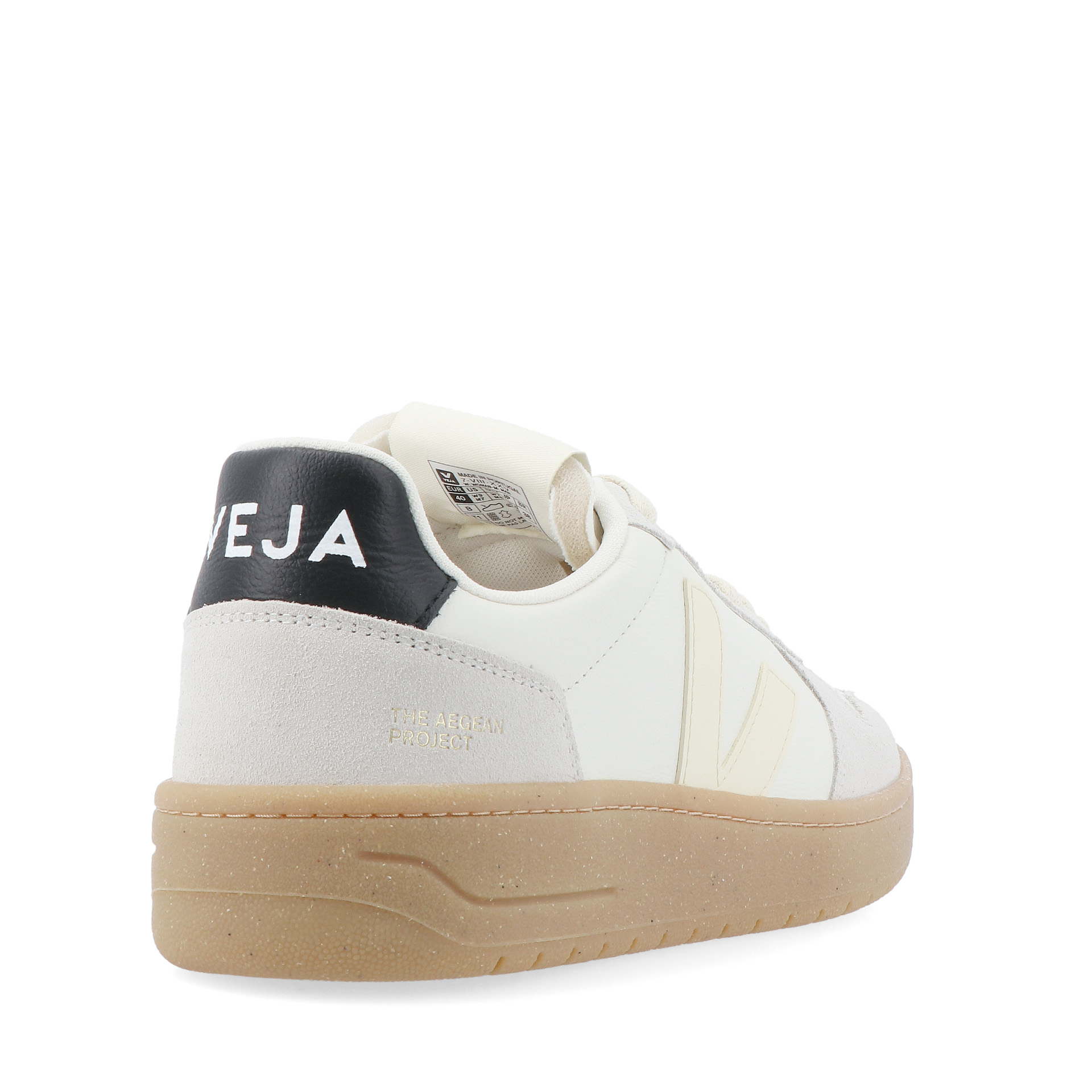 Veja V-82 Grained Leather Pure Calcaire Black