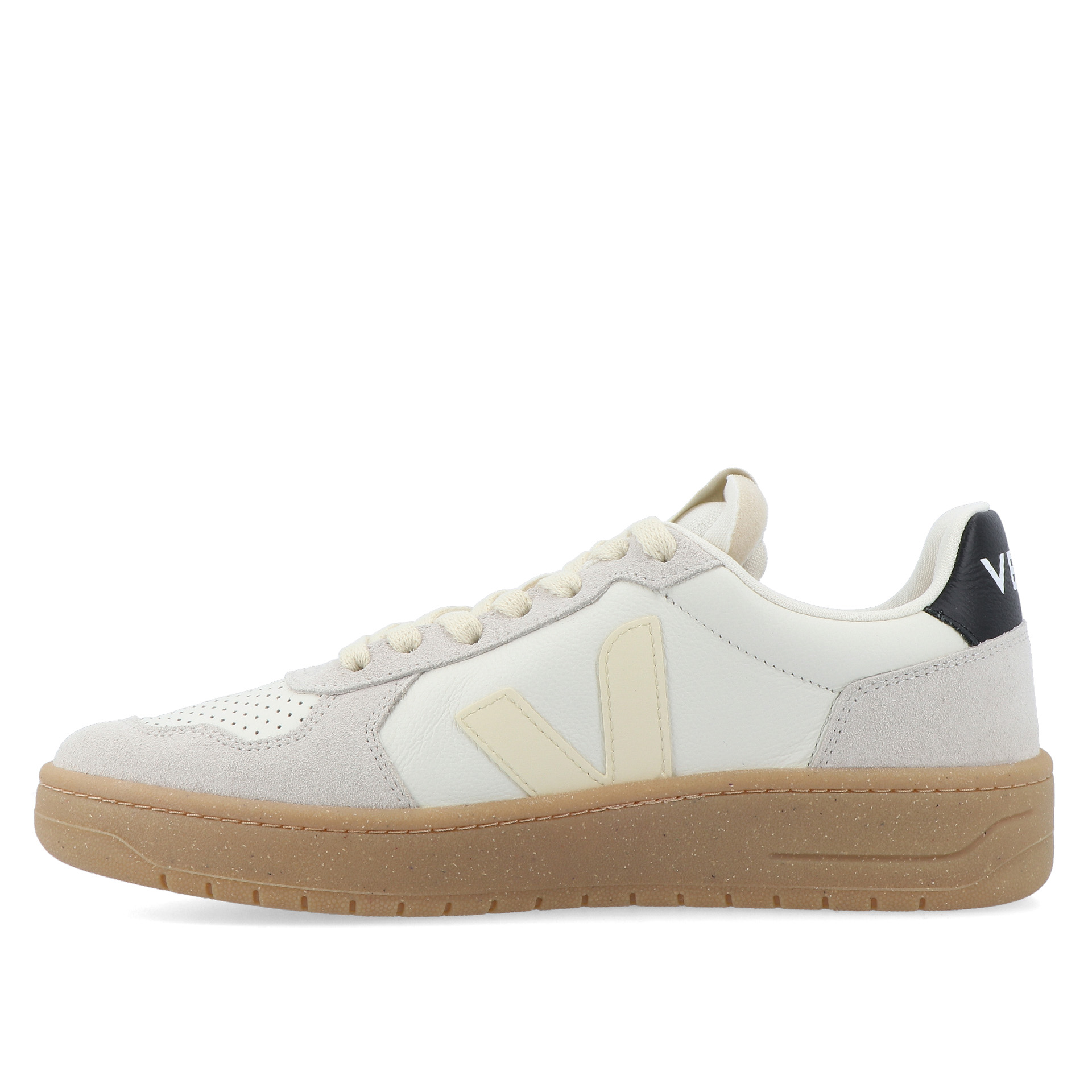 Veja V-82 Grained Leather Pure Calcaire Black