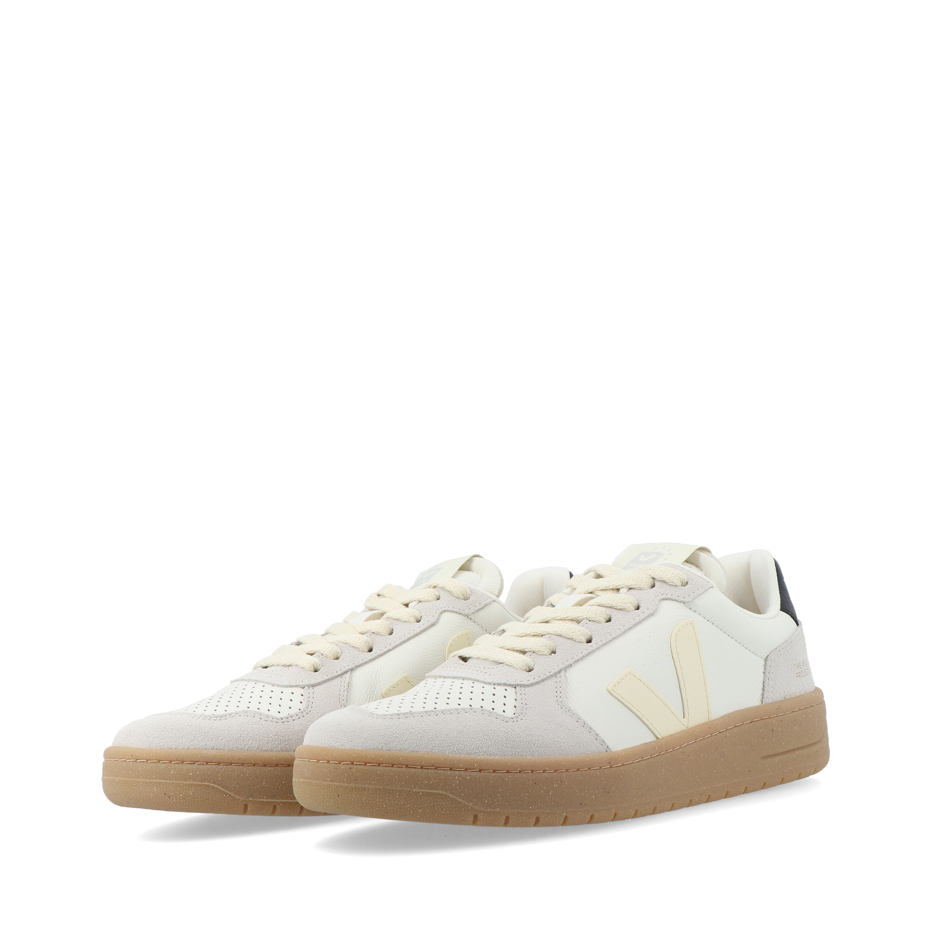 Veja V-82 Grained Leather Pure Calcaire Black