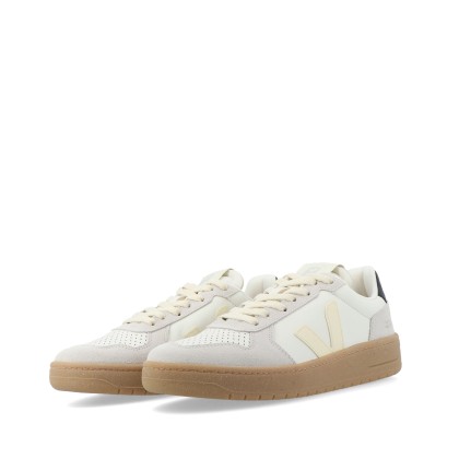 Veja V-82 Pure Calcaire Black
