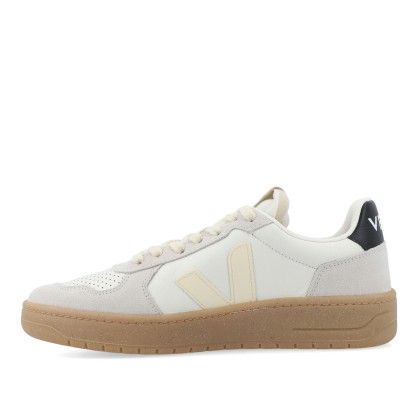 Veja V-82 Pure Calcaire Black