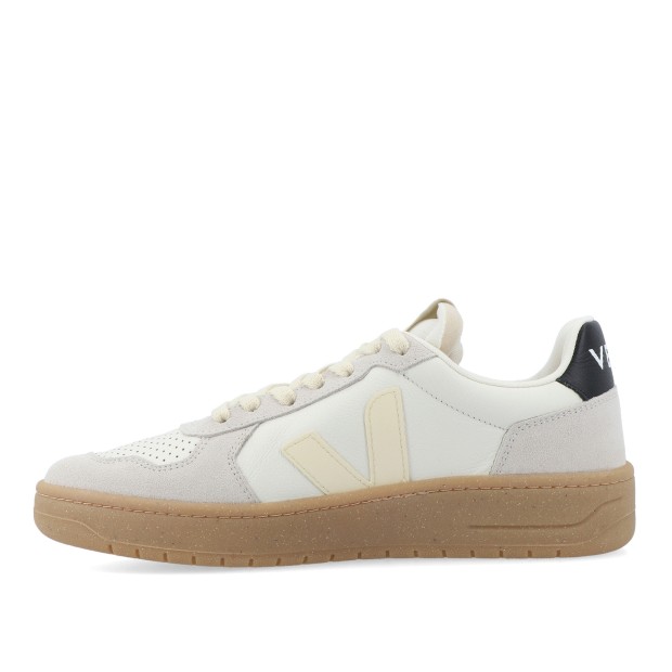 Veja V-82 Pure Calcaire Black