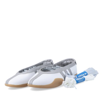 adidas Originals Taekwondo Mei Ballet W Cloud White / Silver Metallic / Gum adidas Originals Taekwondo Mei Ballet W Cloud White / Silver Metallic / Gum