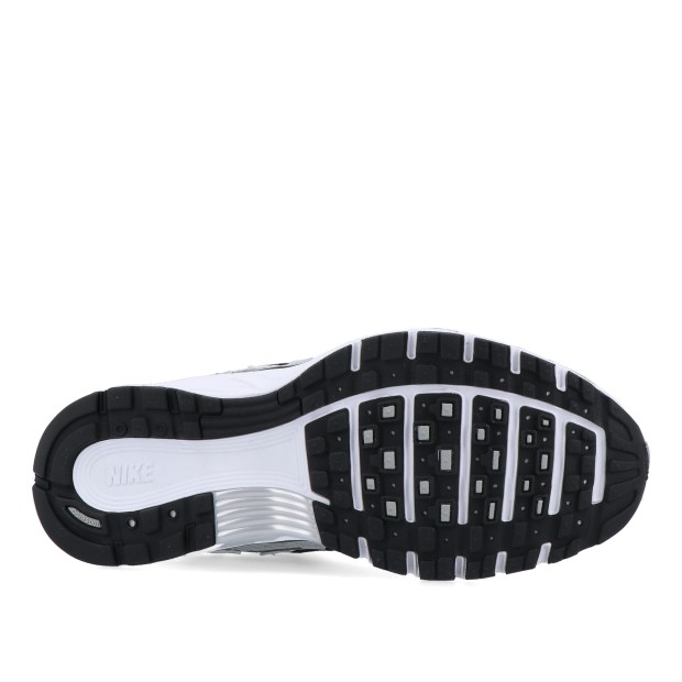 Nike P-6000 Metallic Silver / Black