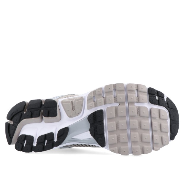 Nike Zoom Vomero 5 Metallic Silver / Black