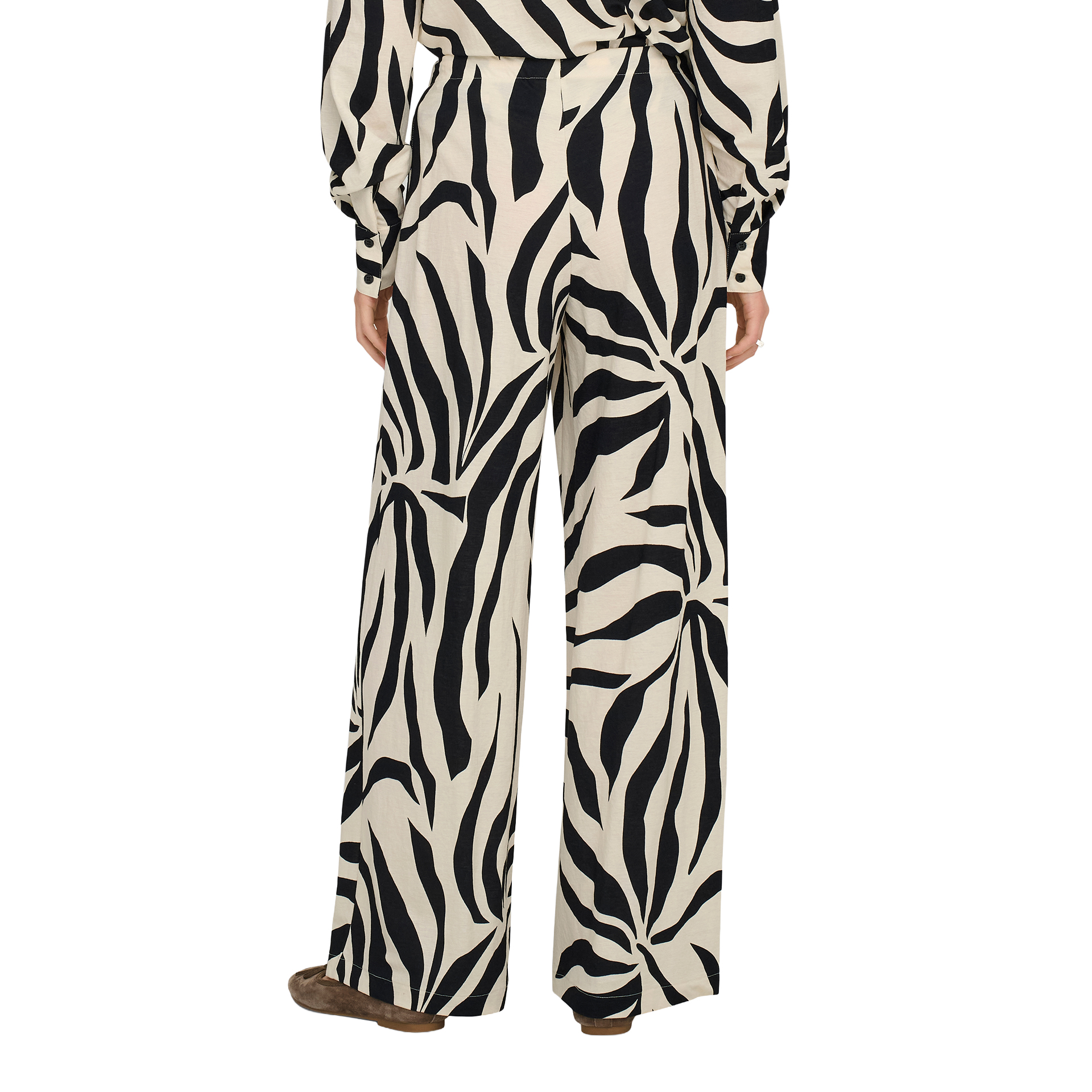 Only Calça Sakura Loose Pull Up Black Flower