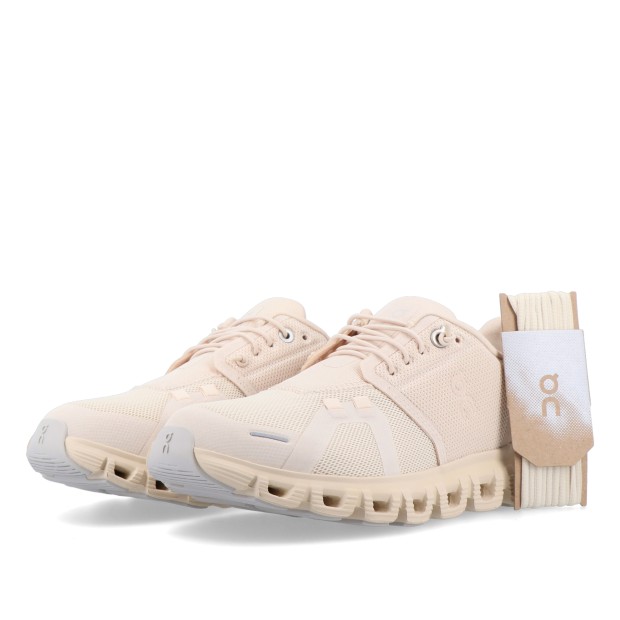 On Running Cloud 6 Sand / Sand