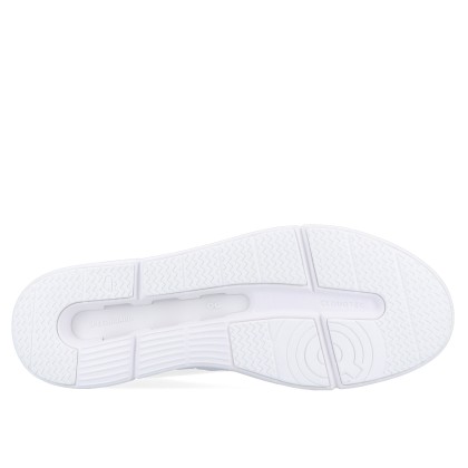 On Running The Roger Centre Court White / White