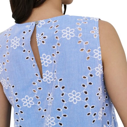JDY Top Marina Emb. Blue Bonnet Bright White JDY Top Marina Emb. Blue Bonnet Bright White