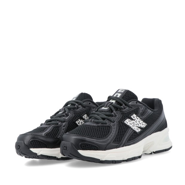 New Balance 740 Black