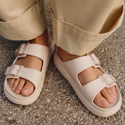 D.Franklin Vibe Foam 2 Buckles Cristal Cream