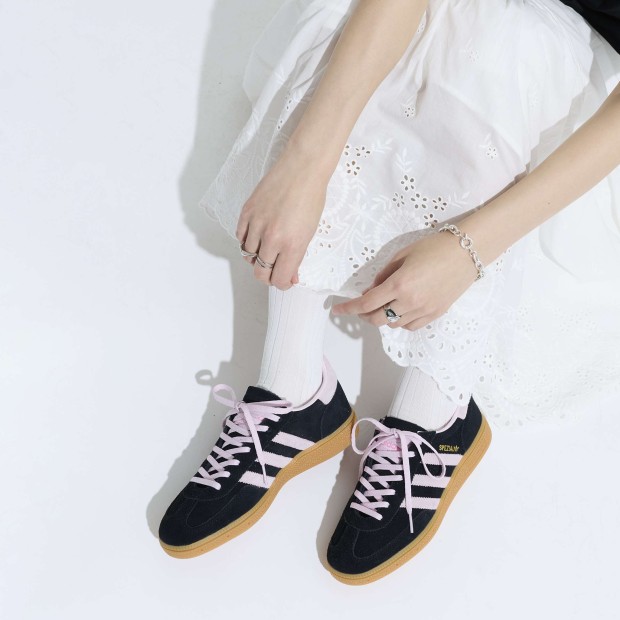 adidas Originals Handball Spezial W Core Black / Clear Pink / Gum