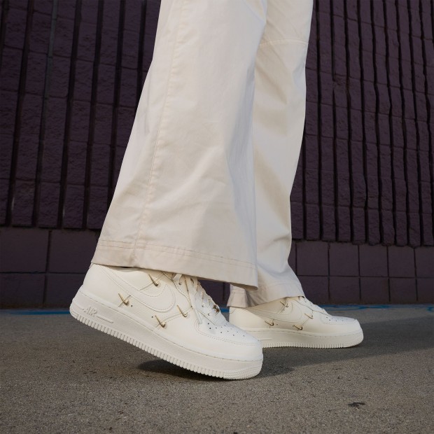 Nike Air Force 1 �07 Lx Sail-metallic Gold