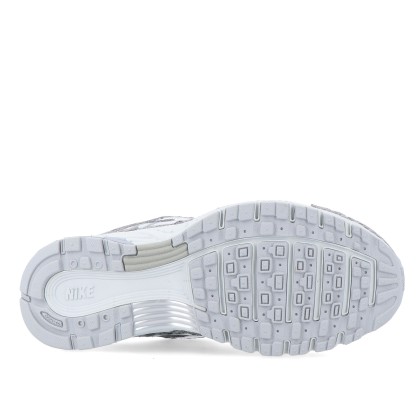 Nike W P-6000 Se Off White/metallic Silver-black