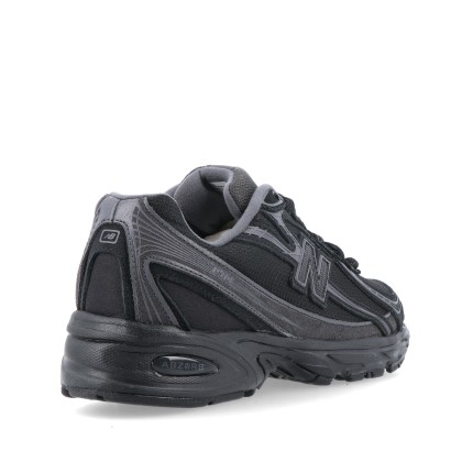 New Balance 740 Black