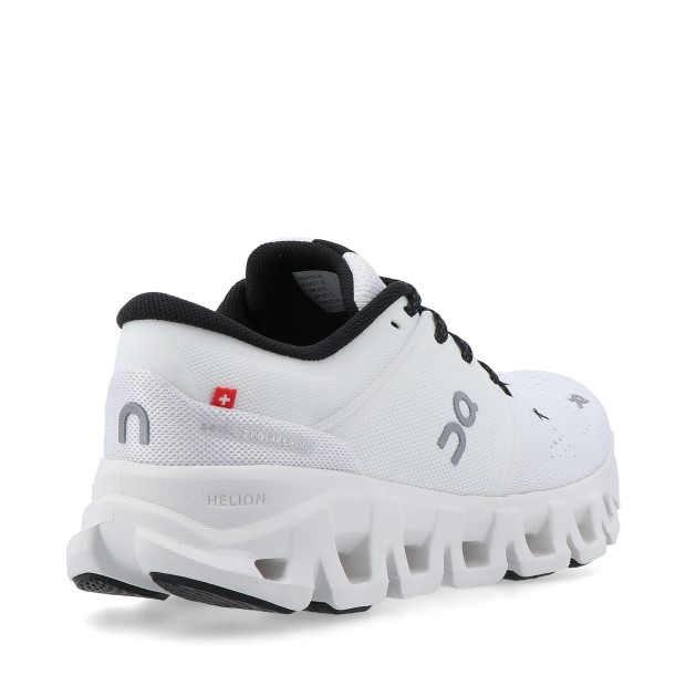 On Running Cloud X 5 W White / Black