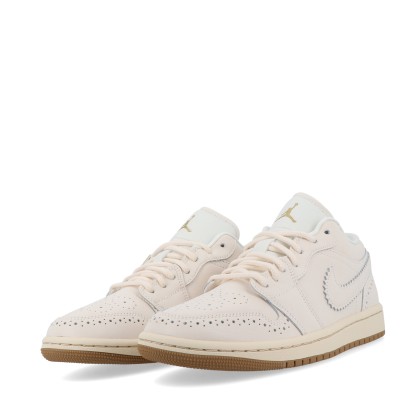 Jordan Air 1 Low Se Chalk/chalk-metallic Gold-pearl White