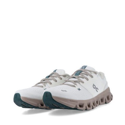 On Running Cloud X 5 Ivory / Desert On Running Cloud X 5 Ivory / Desert