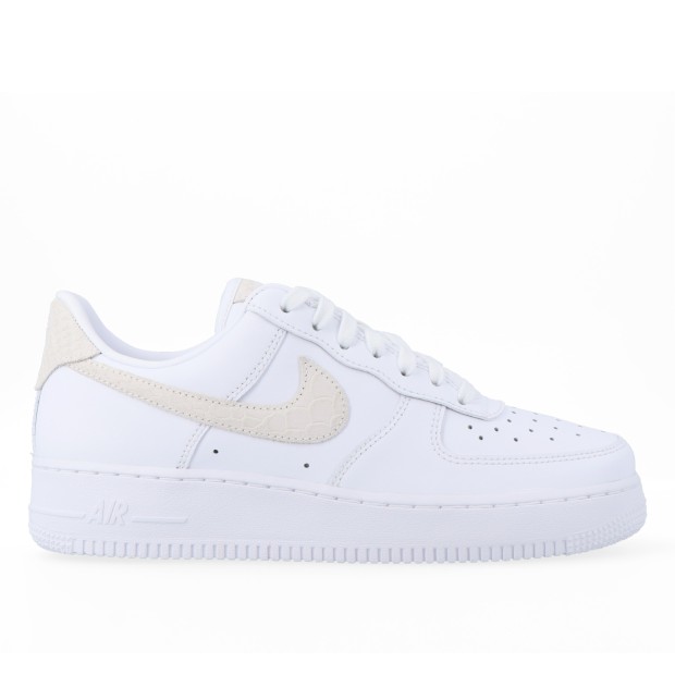 Nike W Air Force 1 07 White/white-metallic Gold