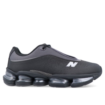 New Balance 2000s Black