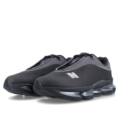 New Balance 2000s Black